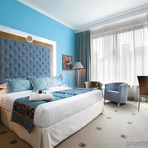 בדוק זמינות