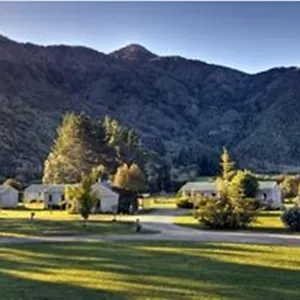 smiths-farm-holiday-park.wellingtonnzhotels.com/